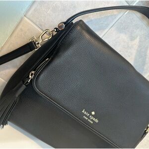KATE SPADE• BLACK SLEEK CHESTER STREET CROSSBODY BAG